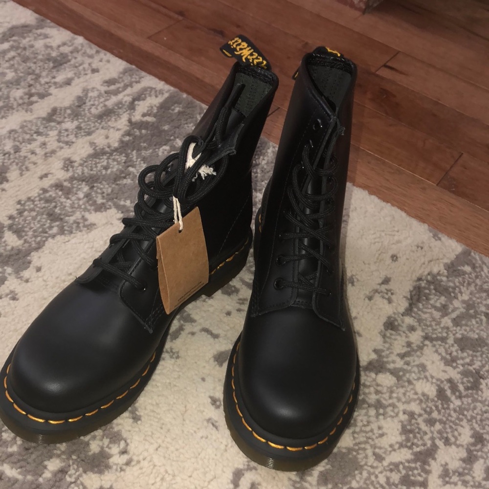 Dr. Martens Black AirWair